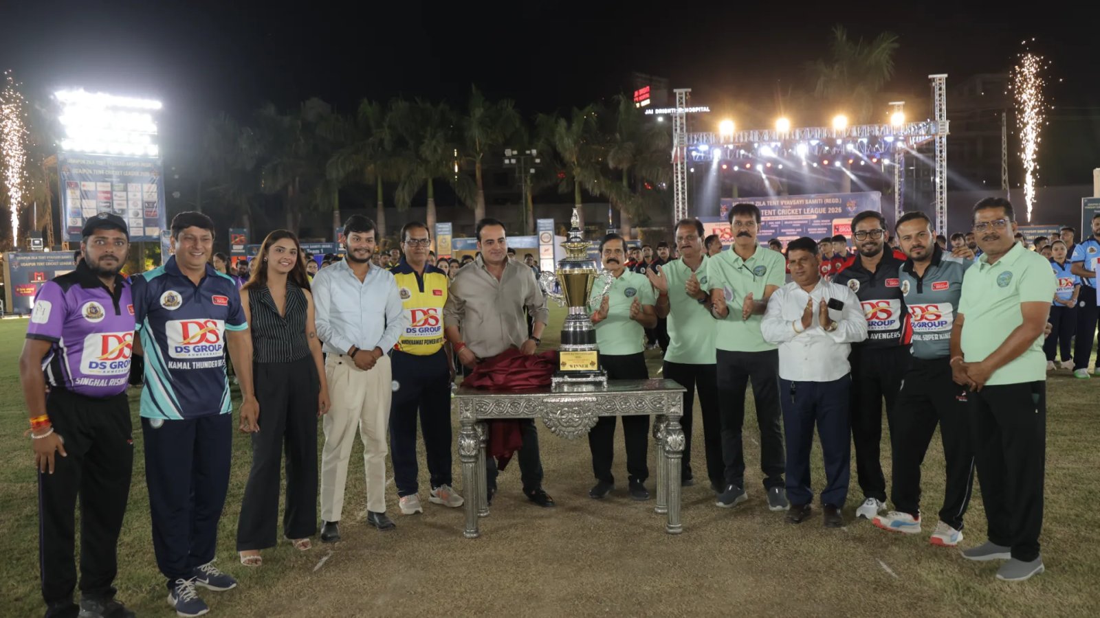 उदयपुर में टेंट व्यवसायियों की क्रिकेट लीग का धमाकेदार आगाज, मैदान पर उतरीं 8 टीमें