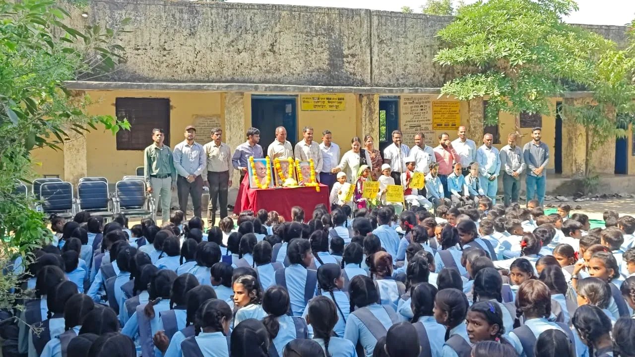 अमरथून में गांधी शास्त्री जयंती मनाई