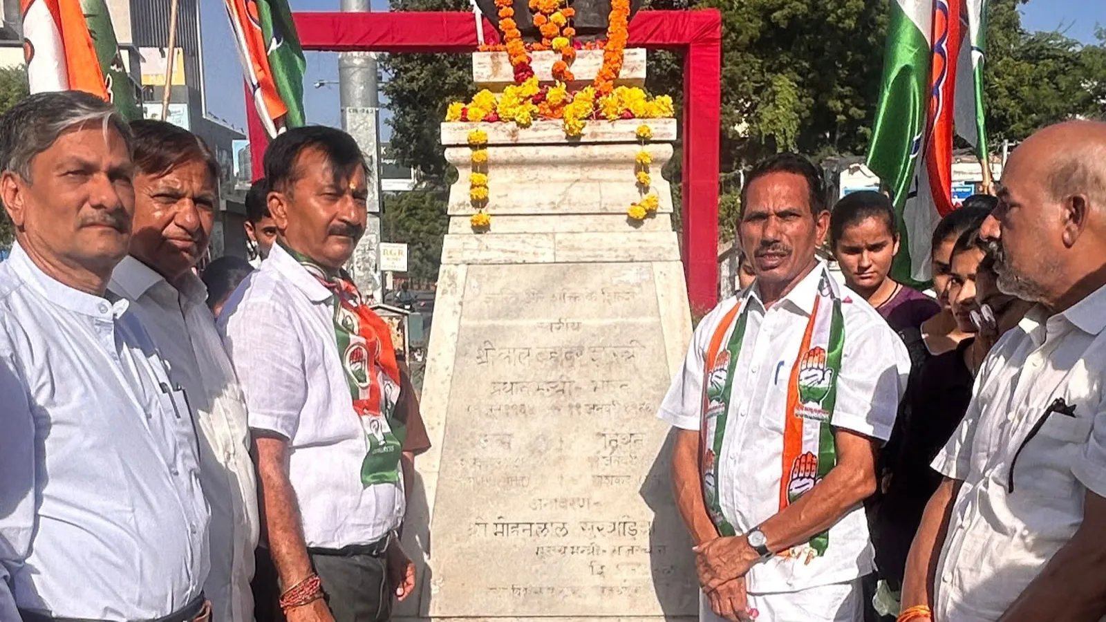 Congress Leaders Pay Tribute to Gandhi and Shastri on Birth Anniversaries