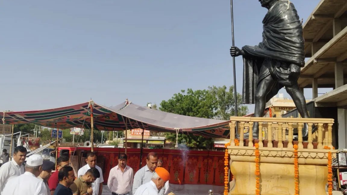 जिला स्तरीय गांधी जयंती कार्यक्रम श्रद्धा एवं गरिमापूर्वक आयोजित