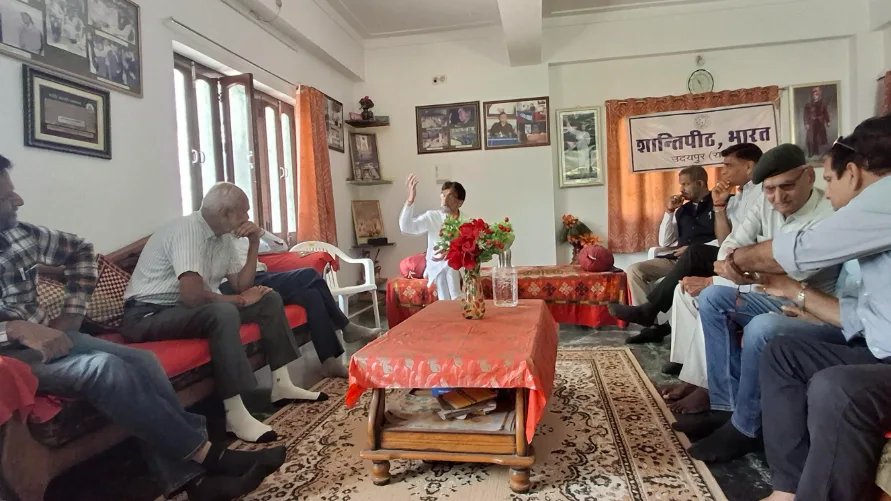 जीवन गढ़ने में आज एआई और डिजिटल युग में भी शिक्षक की भूमिका अहम: शान्तिपीठ
