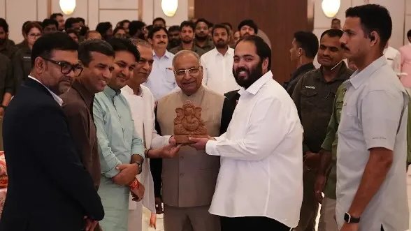 अनंत अंबानी की ‘चैंपियंस ऑफ केयर’ मुहिम, हर साल 20 लाख जानवरों तक पहुंचेगी मदद