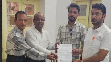 वार्ड 30 में पानी की समस्या को लेकर पूर्व पार्षद राशिद खान और पार्षद रोहित मेघवाल ने दिया लेटर