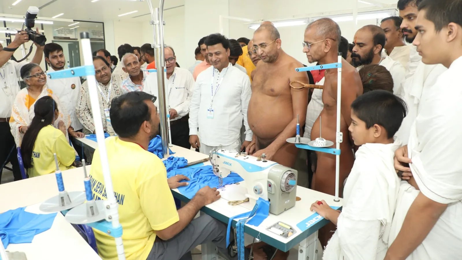 कर्मों पर ही व्यक्ति का वर्तमान और भविष्य निर्भर: मुनि आदित्य सागर