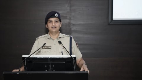 आईपीएस अधिकारियों ने विद्यार्थियों को समझाए नशे के कानूनी परिणाम, गीतांजलि मेडिकल कॉलेज में जागरूकता सत्र आयोजित.