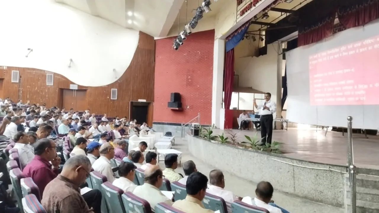 रिटर्निंग अधिकारियों का प्रशिक्षण आयोजित, मतदान प्रक्रिया की बारीकियां समझाई