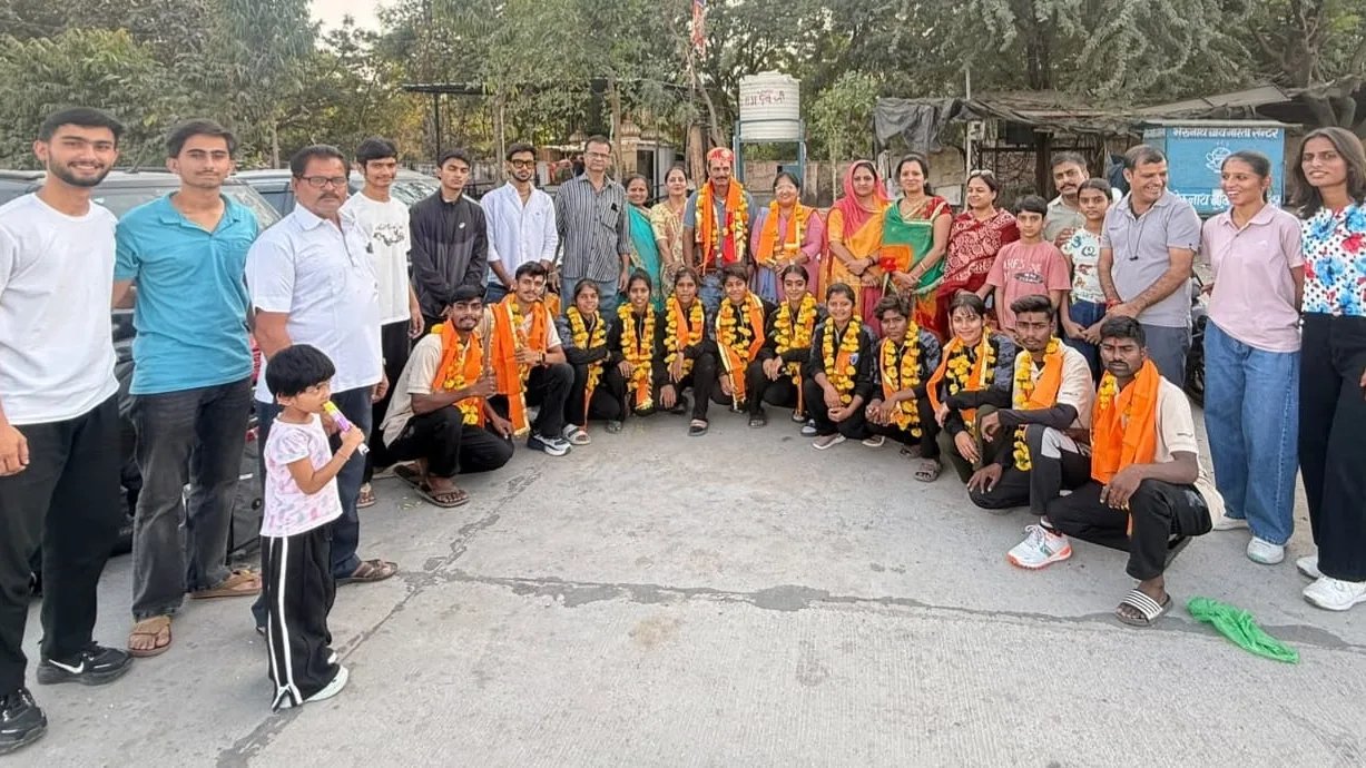 एशिया पेसिफिक ओलंपिक क्वालीफायर लैक्रोज में उत्कृष्ट प्रदर्शन कर ऑस्ट्रेलिया से लौटे खिलाड़ियों का भव्य अभिनंदन