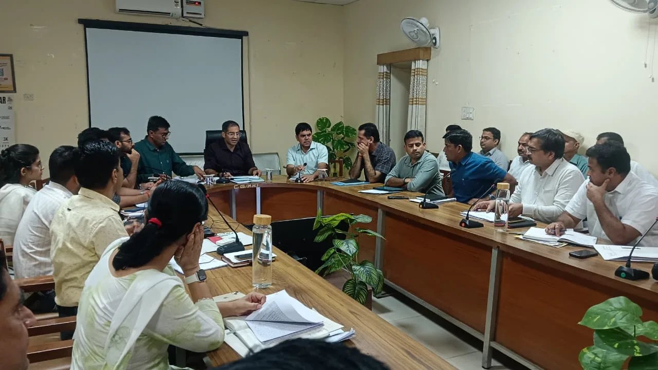 राजस्व प्रकरणों का निर्धारित समयावधि में निस्तारण करें सुनिश्चित