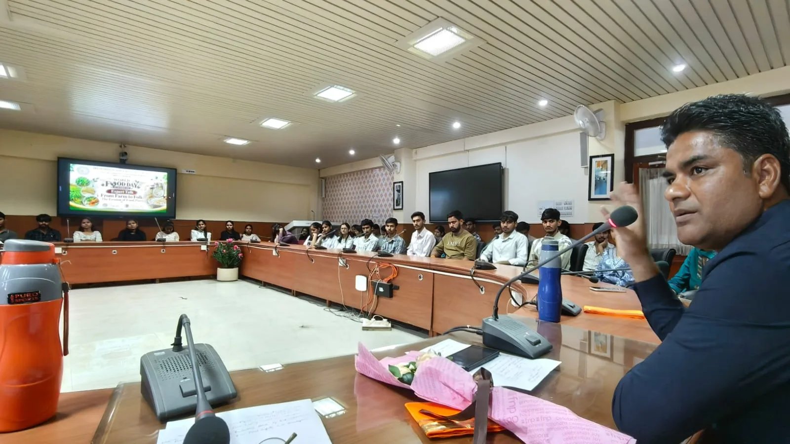सामुदायिक एवं व्यवहारिक विज्ञान महाविद्यालय में विश्व खाद्य दिवस पर खाद्य सुरक्षा एवं जागरूकता कार्यक्रम आयोजित