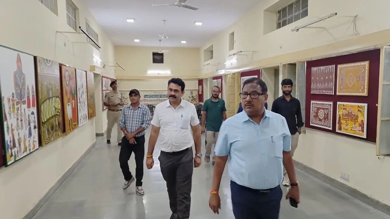 जनजातीय कला हमारी समृद्ध सांस्कृतिक विरासत का अनमोल खजाना - संभागीय आयुक्त खजानसिंह