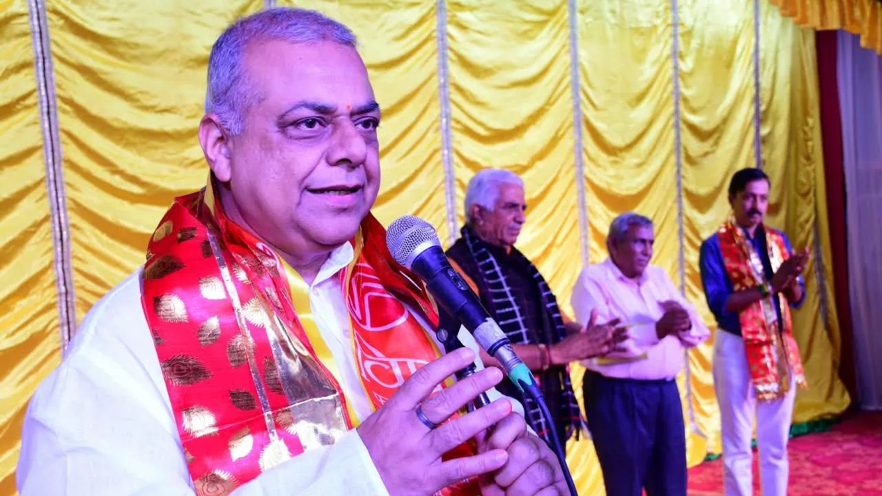 अशोक वाटिका में रावणपुत्रों को परास्त कर पवनपुत्र हनुमान ने किया लंका का दहन