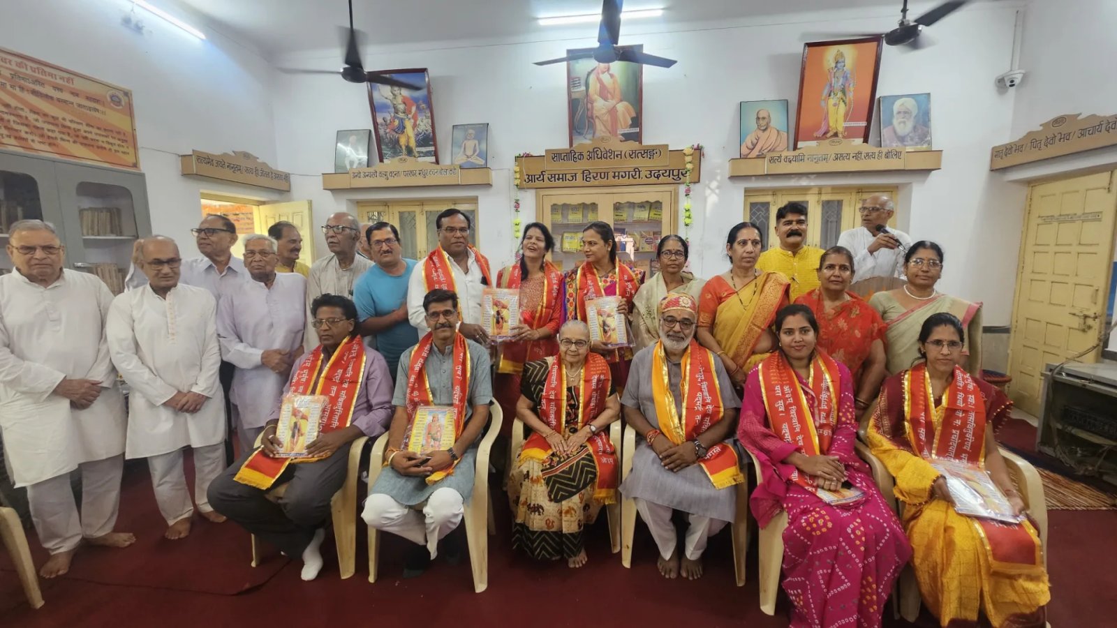आर्य समाज हिरण मगरी सेक्टर- 4 ने किया नवनिर्वाचित उपमहापौर जी और पार्षद युवक युवतियों का सम्मान