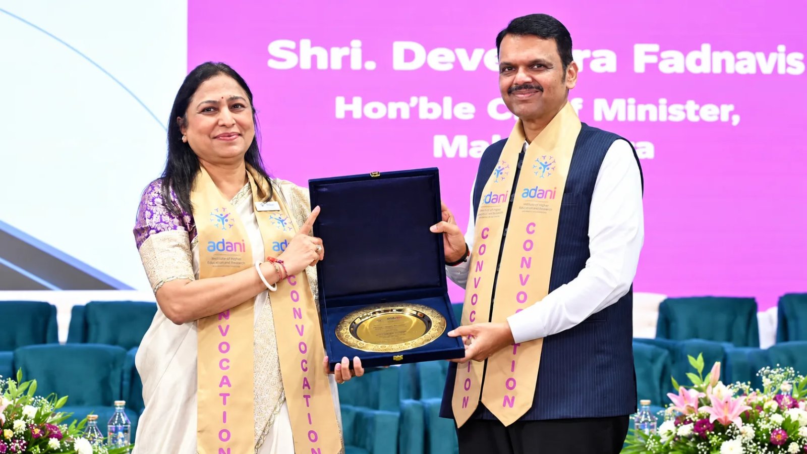 डॉ. प्रीति अदाणी की अध्यक्षता में अदाणी इंस्टीट्यूट का 17वां दीक्षांत समारोह, महाराष्ट्र के  मुख्यमंत्री देवेंद्र फडणवीस को मानद डी.लिट. की उपाधि