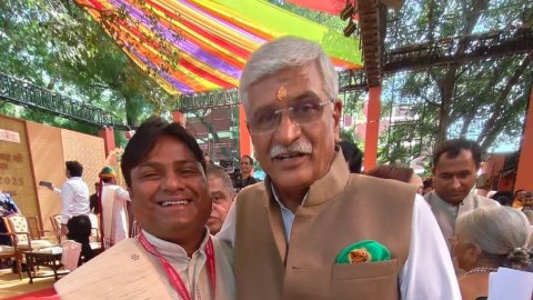 राजस्थान के लोकनृत्य कलाकार अकरम खान बेरूपिया और लोक संगीत कलाकार मंजूर खां मांगणियार को मिला उस्ताद बिस्मिल्लाह खाँ युवा पुरस्कार