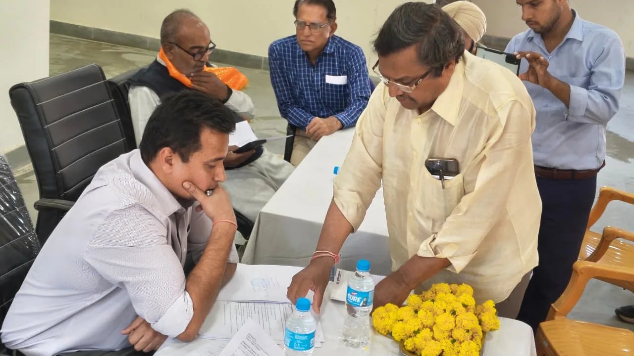रेलवे सेवा सुधार हेतु राणा प्रताप नगर स्टेशन पर जन-संवाद का आयोजन