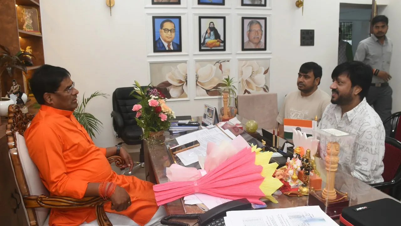 बिहार बनेगा देश का नया शूटिंग हब : कला-संस्कृति मंत्री डॉ. प्रमोद कुमार से साउथ अभिनेता पंकज केसरी की मुलाकात