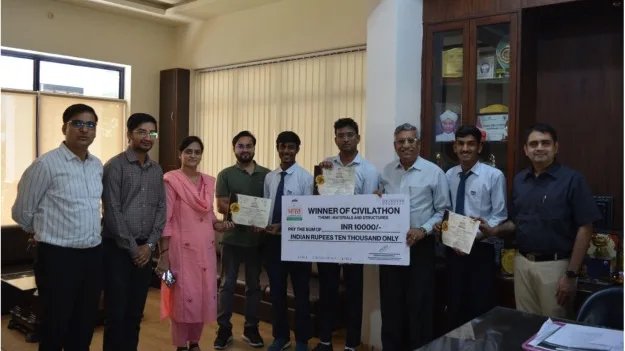 गिट्स के विद्यार्थियों का आईआईटी (बीएचयू) में शानदार प्रदर्शन, ‘सिविलाथॉन’ में प्रथम स्थान प्राप्त कर लहराया परचम