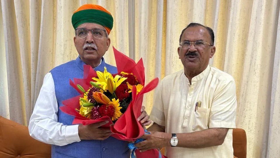 राजस्थान विधानसभाध्यक्ष वासुदेव देवनानी की केंद्रीय मंत्री अर्जुन राम मेघवाल से मुलाकात