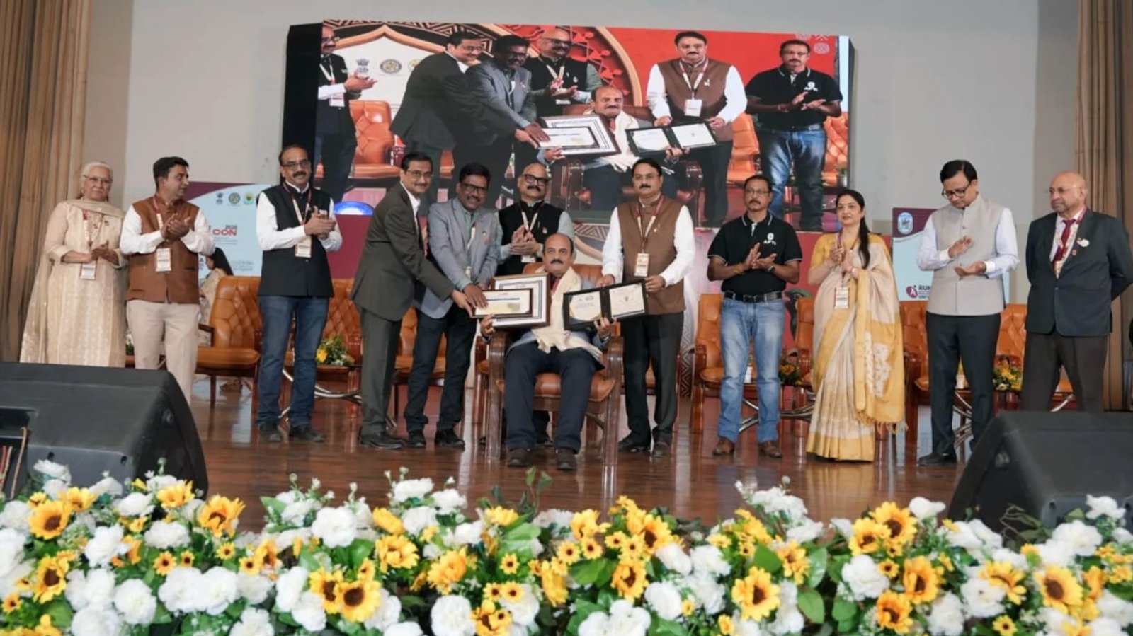 उदयपुर के प्रोफेसर डॉ. कमल सिंह राठौड़ को राष्ट्रीय स्तर पर प्रतिष्ठित-डॉ. एन. उडूपा मणिपाल - फार्मेसी टीचर ऑफ एमिनेंस अवार्ड 2026 से सम्मानित, राजस्थान का गौरव बढ़ाया